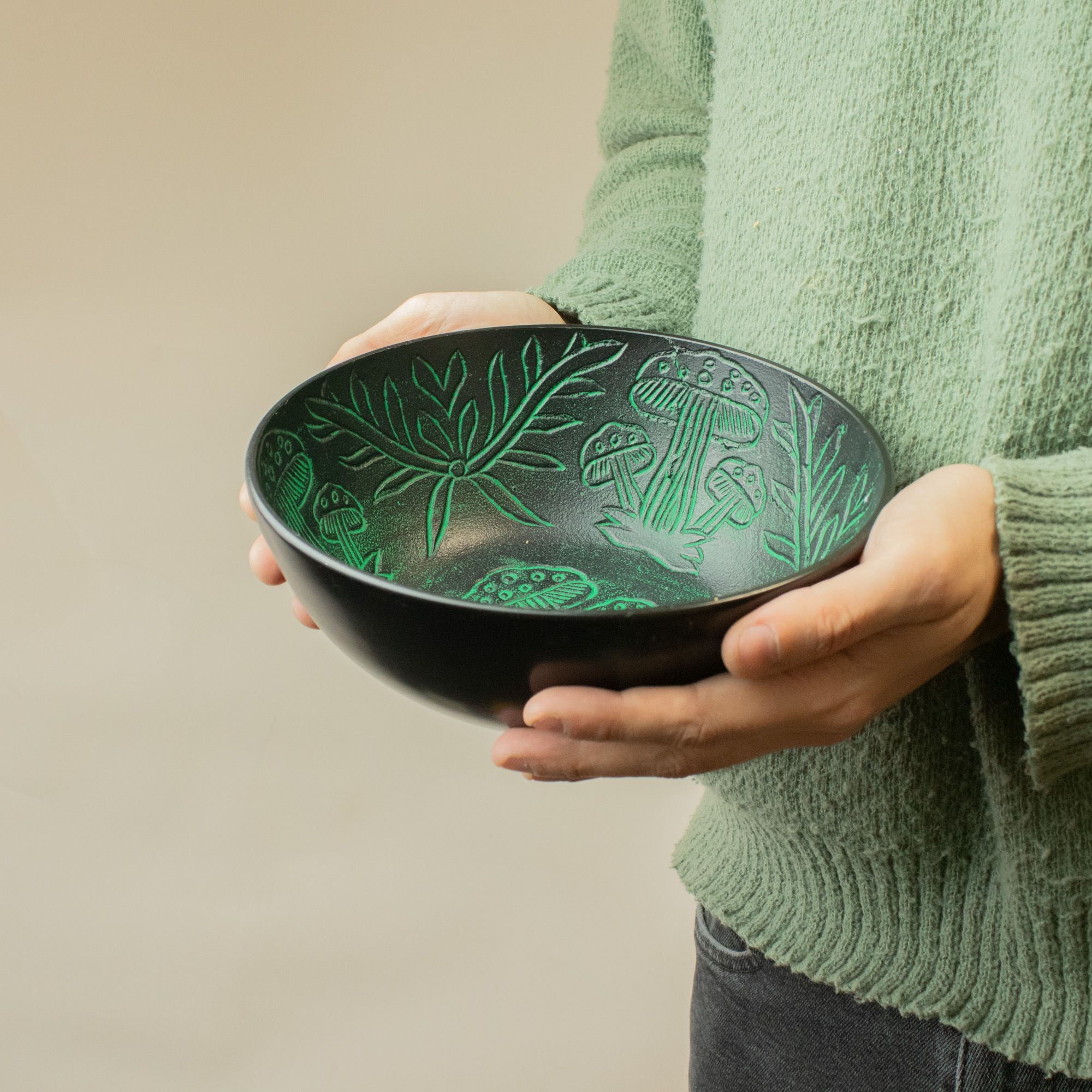 Aluminum Singing Bowl - Magic Mushroom - Green (20cm) - Image 5