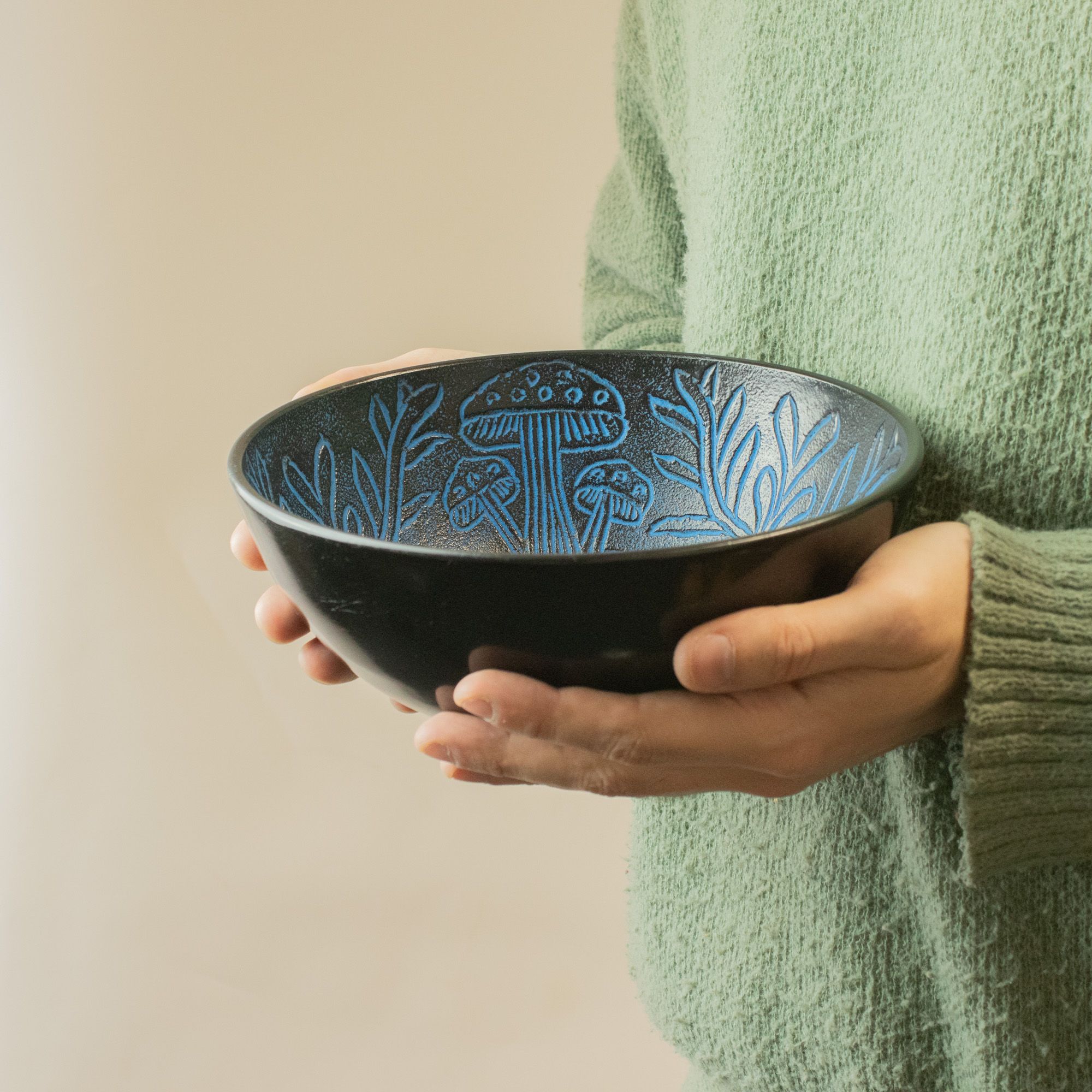 Aluminum Singing Bowl - Magic Mushroom - Blue (20cm) - Image 4
