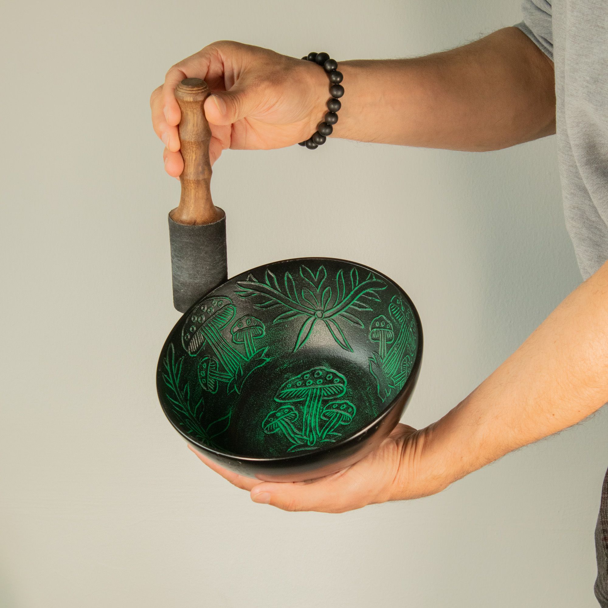 Aluminum Singing Bowl - Magic Mushroom - Green (20cm) - Image 3