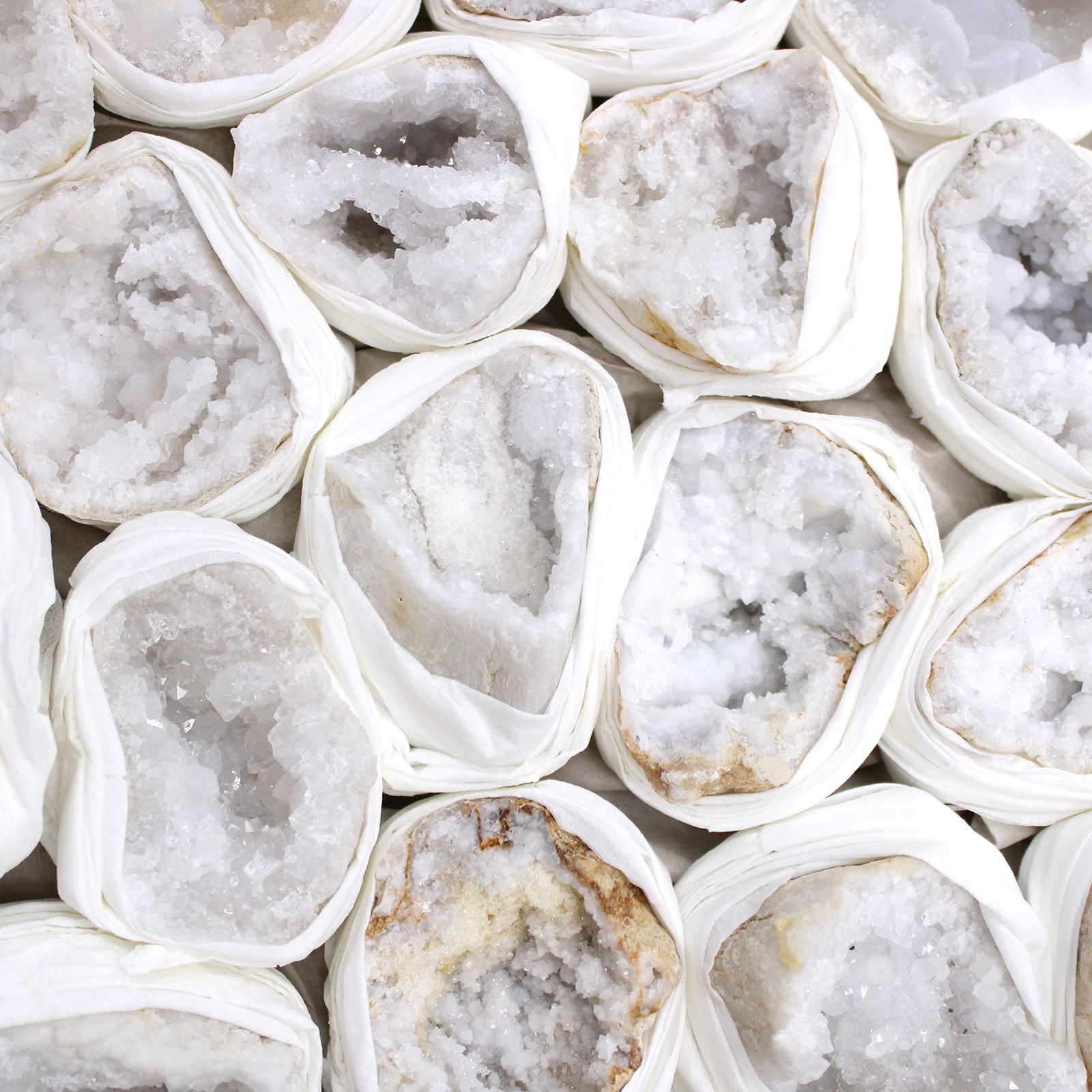 Mineral Specimens - Calcite (approx 32 pieces) - Image 7