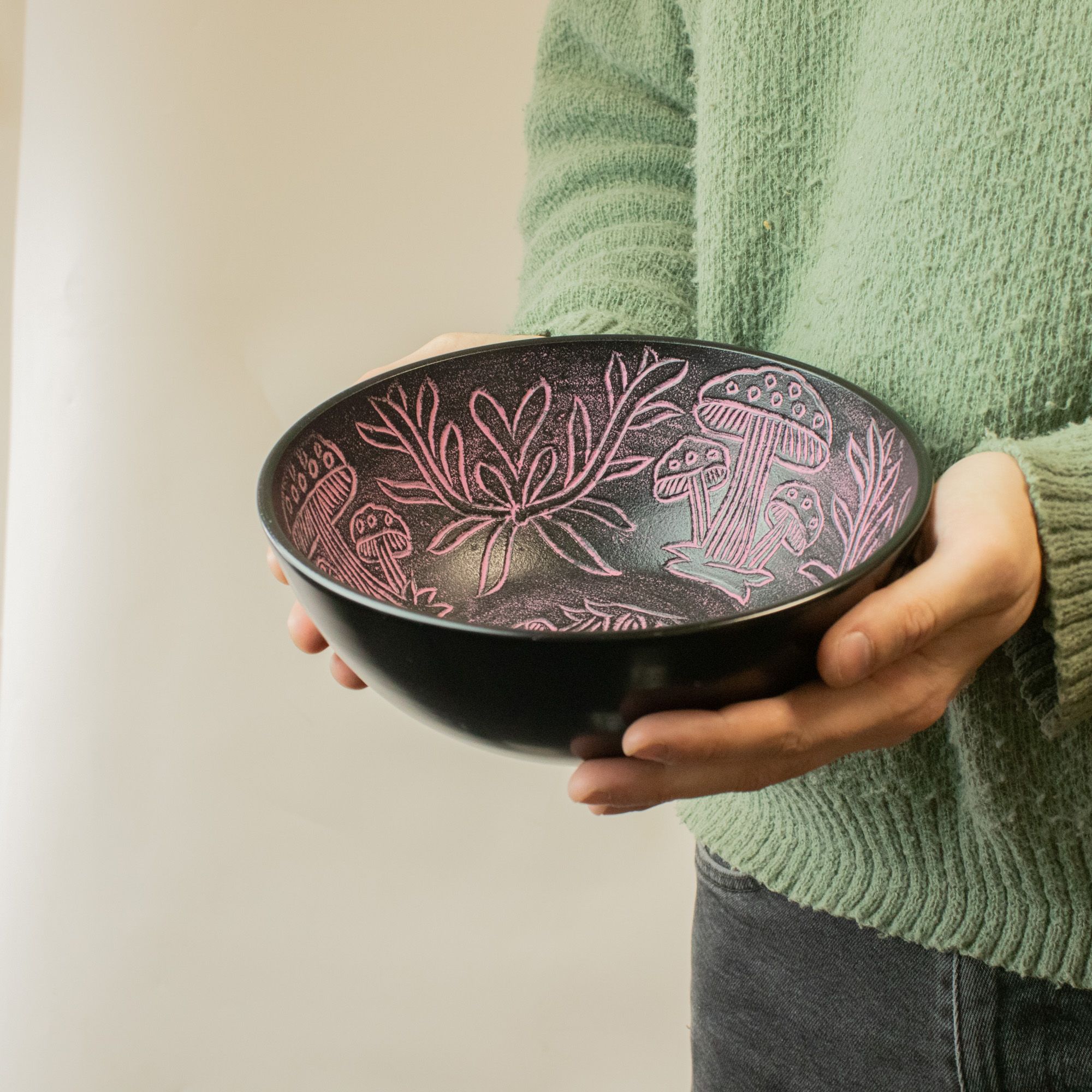 Aluminum Singing Bowl - Magic Mushroom - Pink (20cm) - Image 3